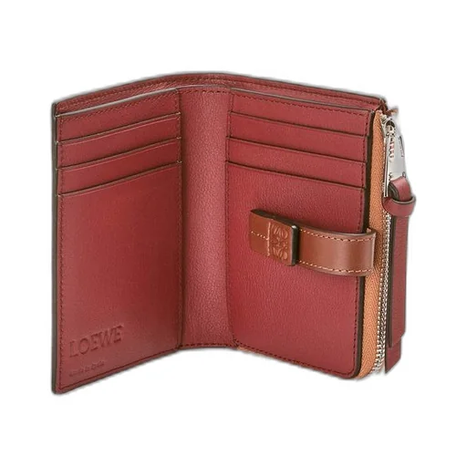 Slim compact wallet in soft grained calfskin