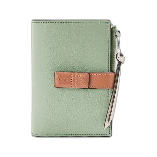 Slim compact wallet in soft grained calfskin