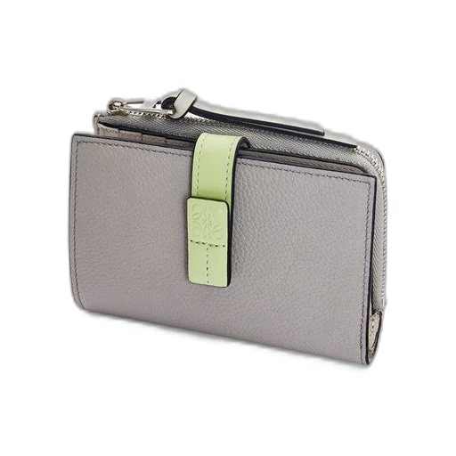 Slim compact wallet in soft grained calfskin