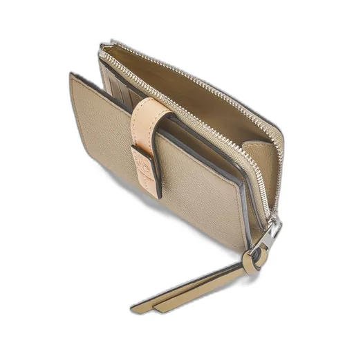 Slim compact wallet in soft grained calfskin