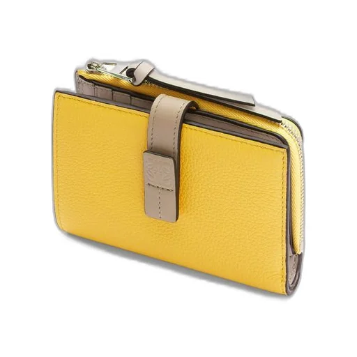 Slim compact wallet in soft grained calfskin