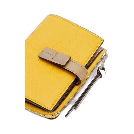 Slim compact wallet in soft grained calfskin
