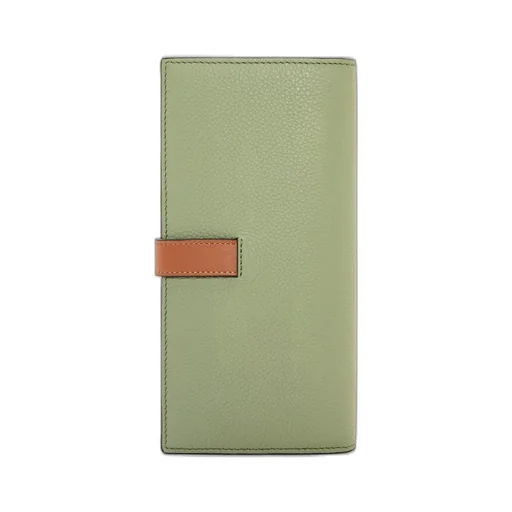 Large vertical wallet in grained calfskin