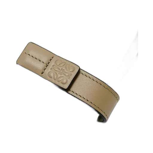 Large vertical wallet in grained calfskin