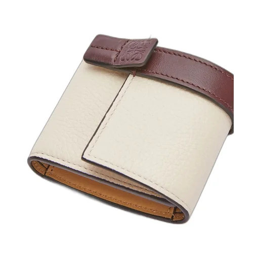 Small vertical wallet in soft grained calfskin
