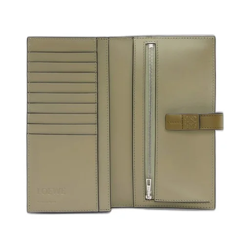 Large vertical wallet in soft grained calfskin