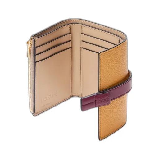 Small vertical wallet in soft grained calfskin