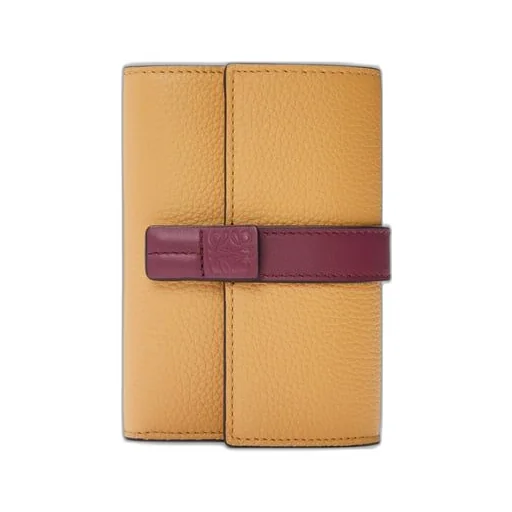 Small vertical wallet in soft grained calfskin