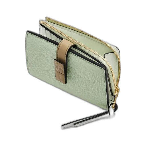 Slim compact wallet in soft grained calfskin
