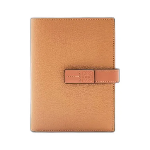 Medium vertical wallet in soft grained calfskin