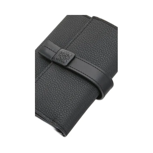 Small vertical wallet in soft grained calfskin