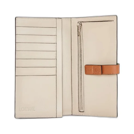 Large vertical wallet in grained calfskin