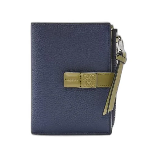 Slim compact wallet in soft grained calfskin
