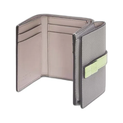 Trifold wallet in soft grained calfskin