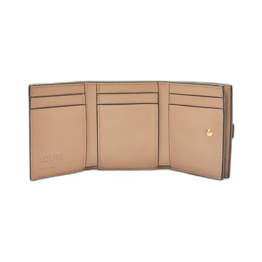 Trifold wallet in soft grained calfskin