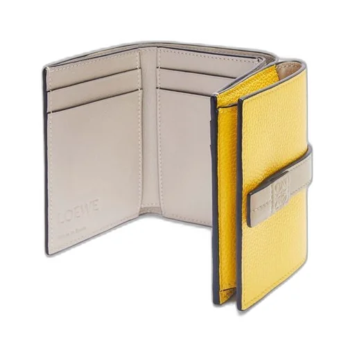 Trifold wallet in soft grained calfskin
