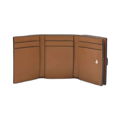 Trifold wallet in soft grained calfskin