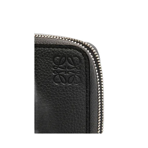 Zip around wallet in soft grained calfskin