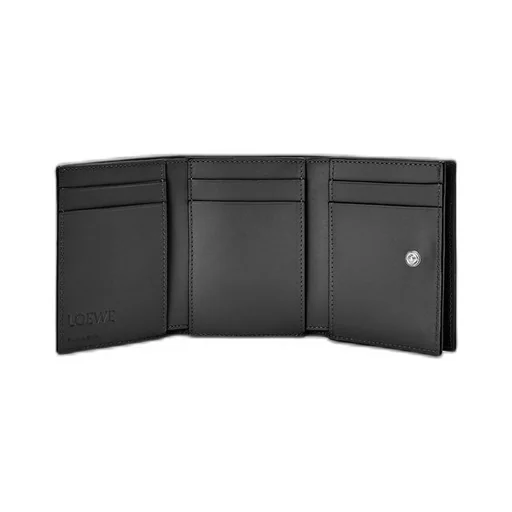 Trifold wallet in soft grained calfskin