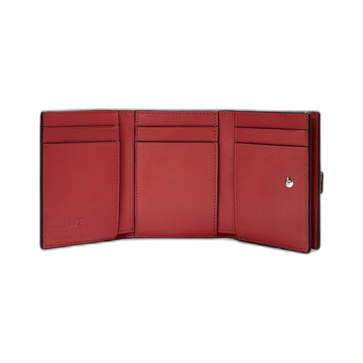 Trifold wallet in soft grained calfskin