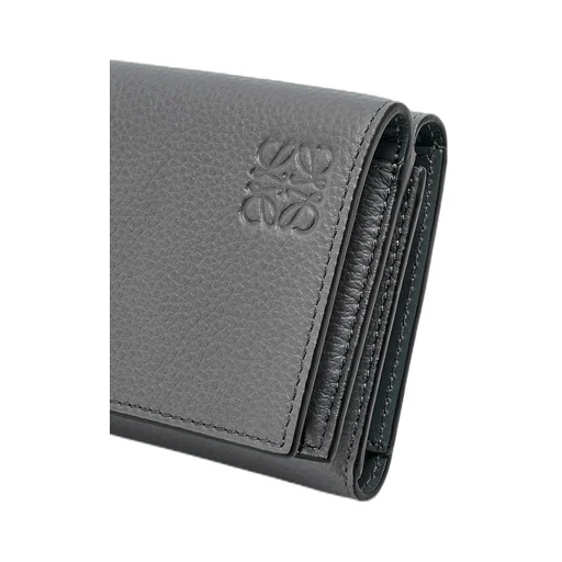 Trifold wallet in soft grained calfskin
