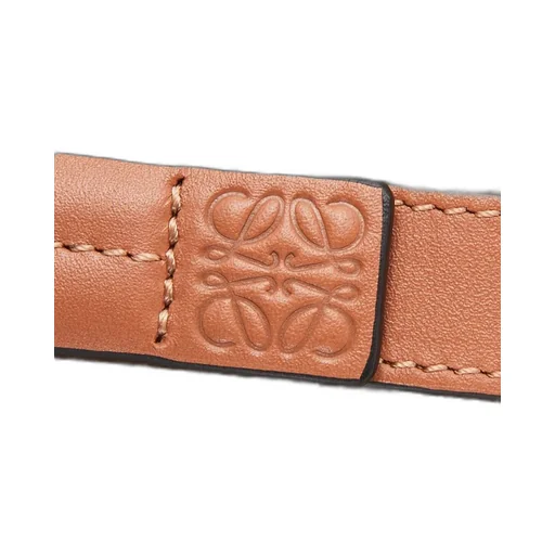 Medium vertical wallet in soft grained calfskin