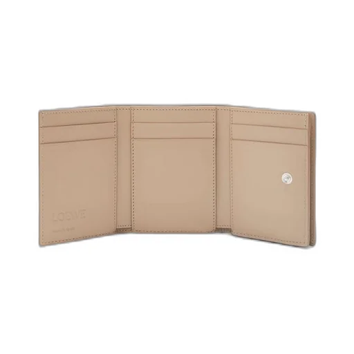 Trifold wallet in soft grained calfskin