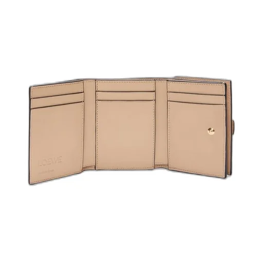 Trifold wallet in soft grained calfskin