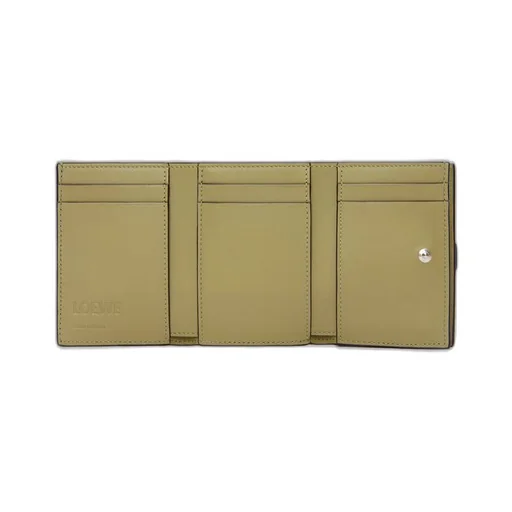 Trifold wallet in soft grained calfskin