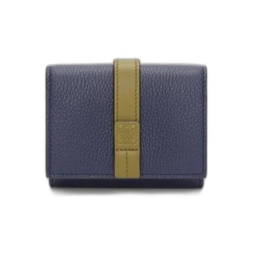 Trifold wallet in soft grained calfskin
