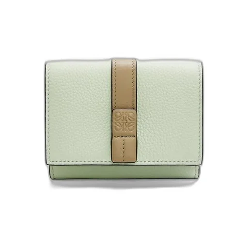 Trifold wallet in soft grained calfskin