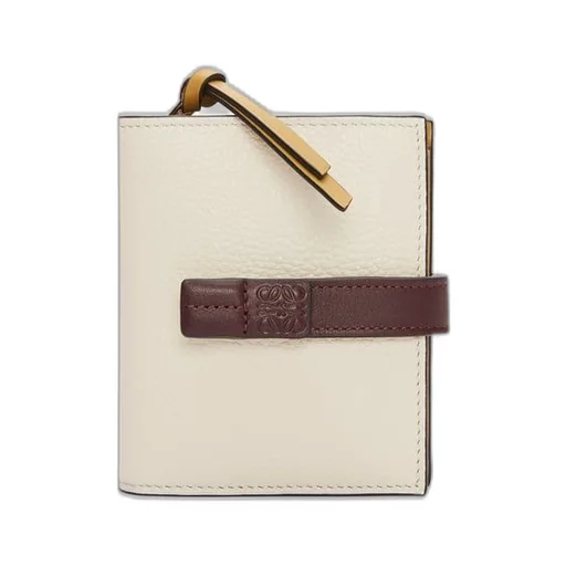 Compact zip wallet in soft grained calfskin