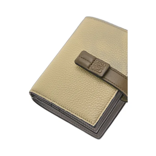 Compact zip wallet in soft grained calfskin