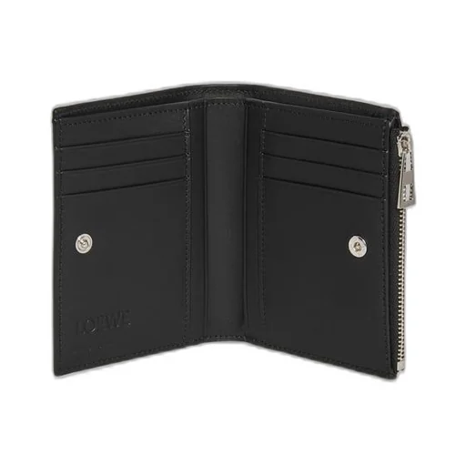 Slim compact walllet in textured classic calfskin