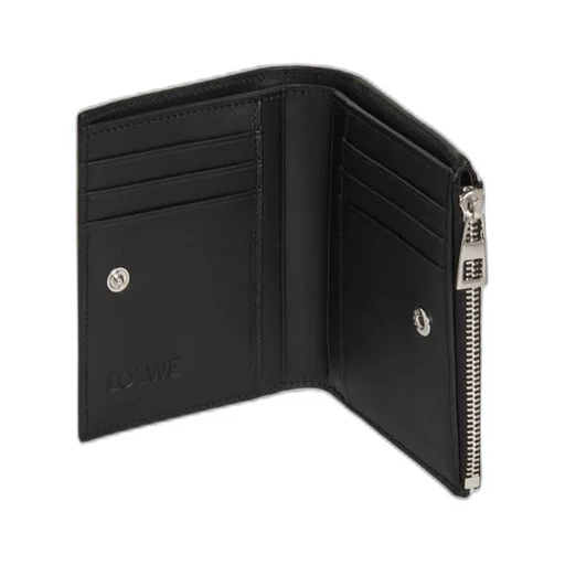Slim compact walllet in textured classic calfskin