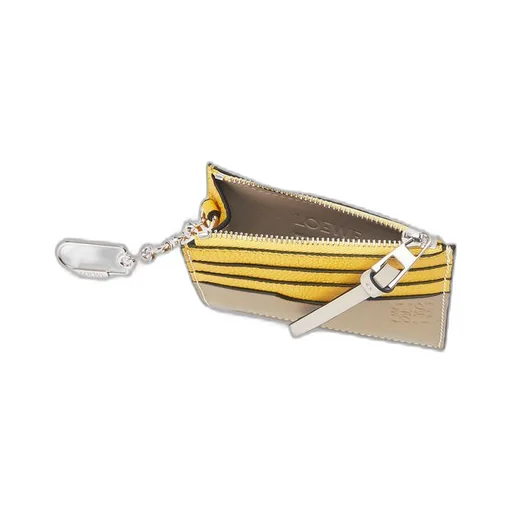 Square cardholder in soft grained calfskin with chain