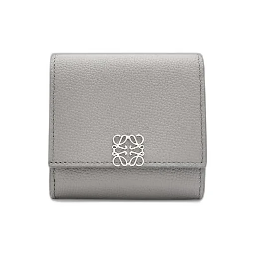 Anagram compact flap wallet in pebble grain calfskin