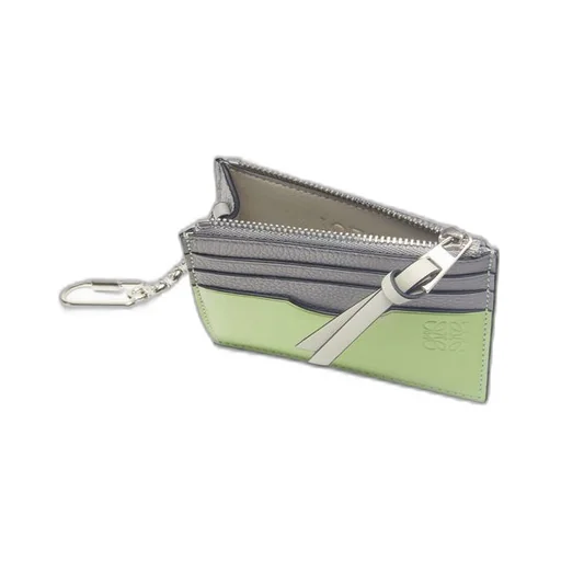 Square cardholder in soft grained calfskin with chain