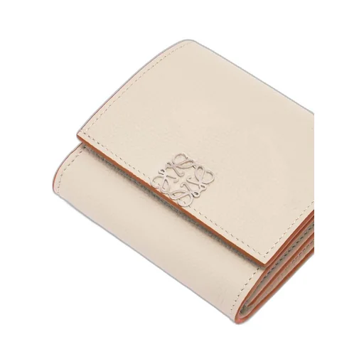 Anagram compact flap wallet in pebble grain calfskin