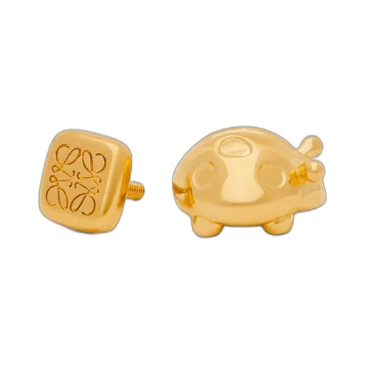 Ladybug pin in brass