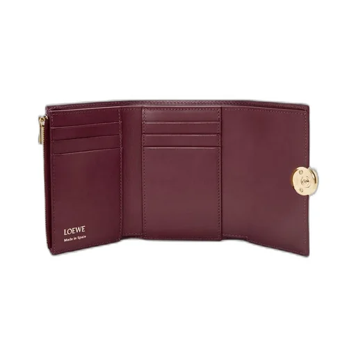 Pebble small vertical wallet in shiny nappa calfskin