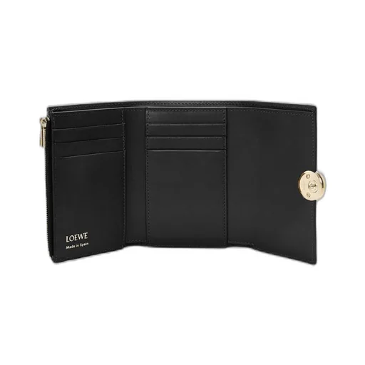 Pebble small vertical wallet in shiny nappa calfskin