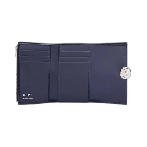 Pebble small vertical wallet in shiny nappa calfskin