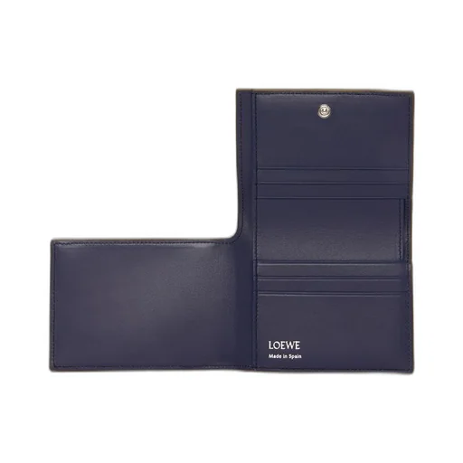 Folded wallet in shiny nappa calfskin