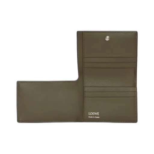 Folded wallet in shiny nappa calfskin
