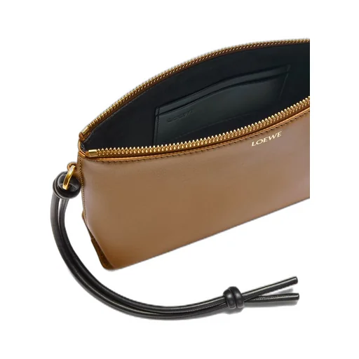 Knot T pouch in shiny nappa calfskin