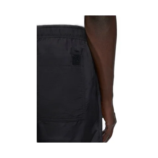 Shorts in technical silk