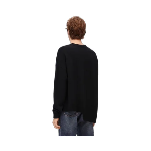 Asymmetric sweater in wool
