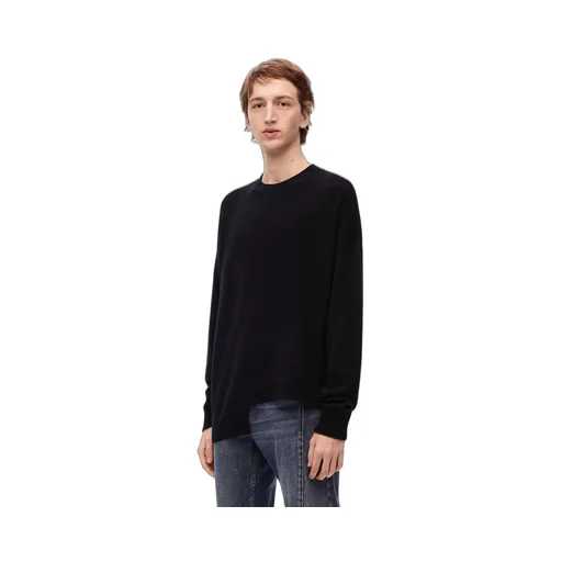Asymmetric sweater in wool