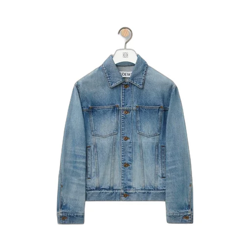 Trucker jacket in denim